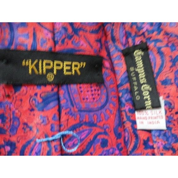 Vintage Men’s KIPPER Bright Purple Red Paisley Tie Campus Corners 100% Silk NWOT - Picture 4 of 5